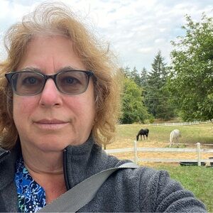 Meet your Posher, Hilary